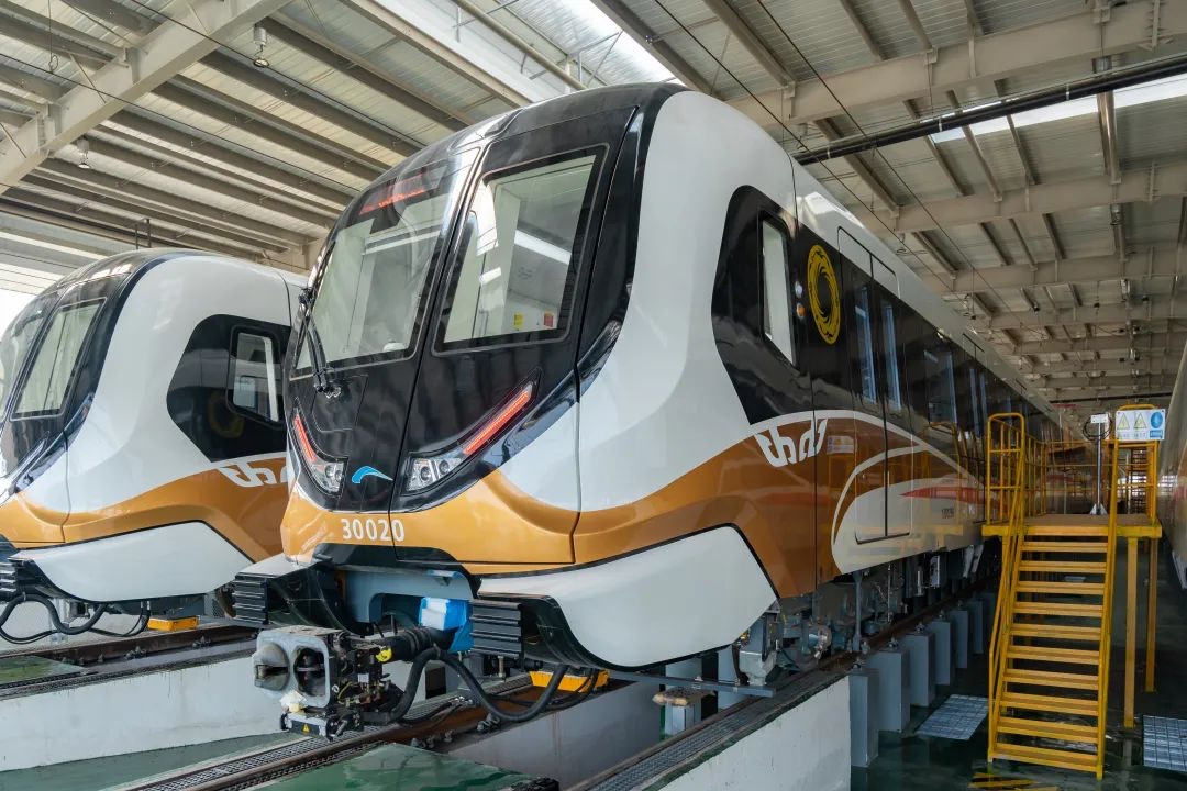 全国首条,成都轨道交通30号线一期正式亮相,预计年内通车|界面新闻